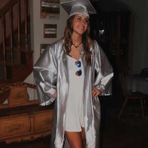 Meet your Posher, Brooke